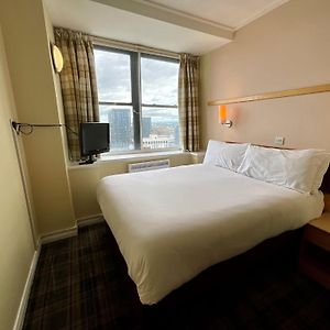 Zimmer mit Queensize-Bett